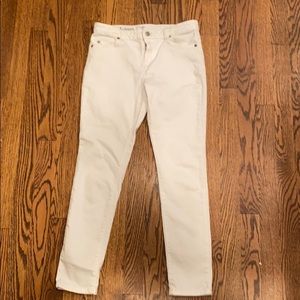 Vineyard Vines white jeans